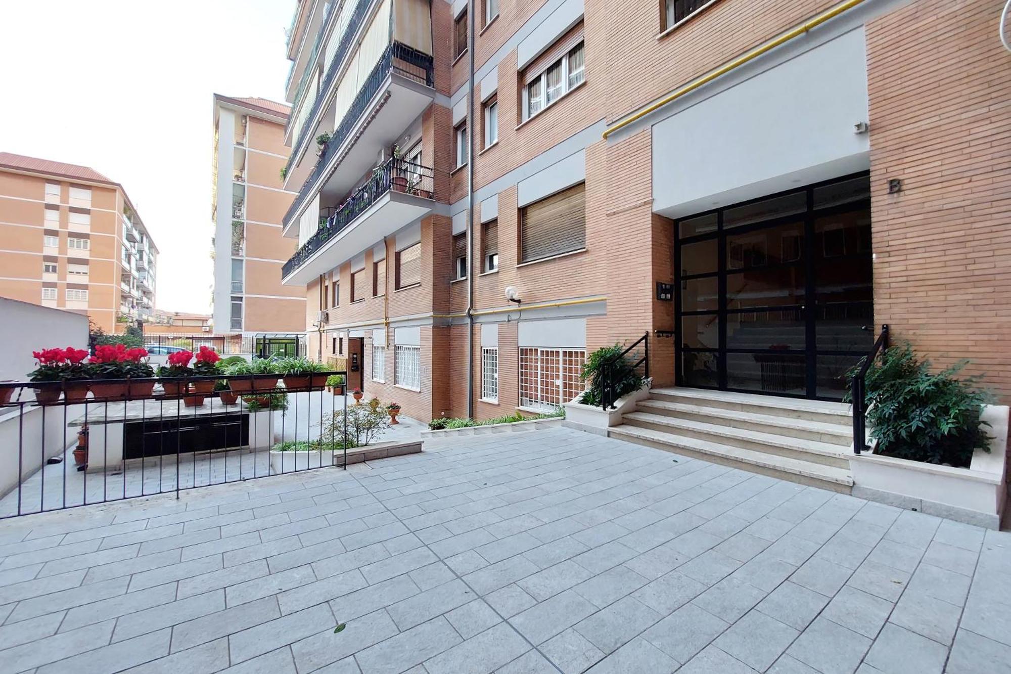 Lovely With Terrace Near The Vatican Apartamento Roma
